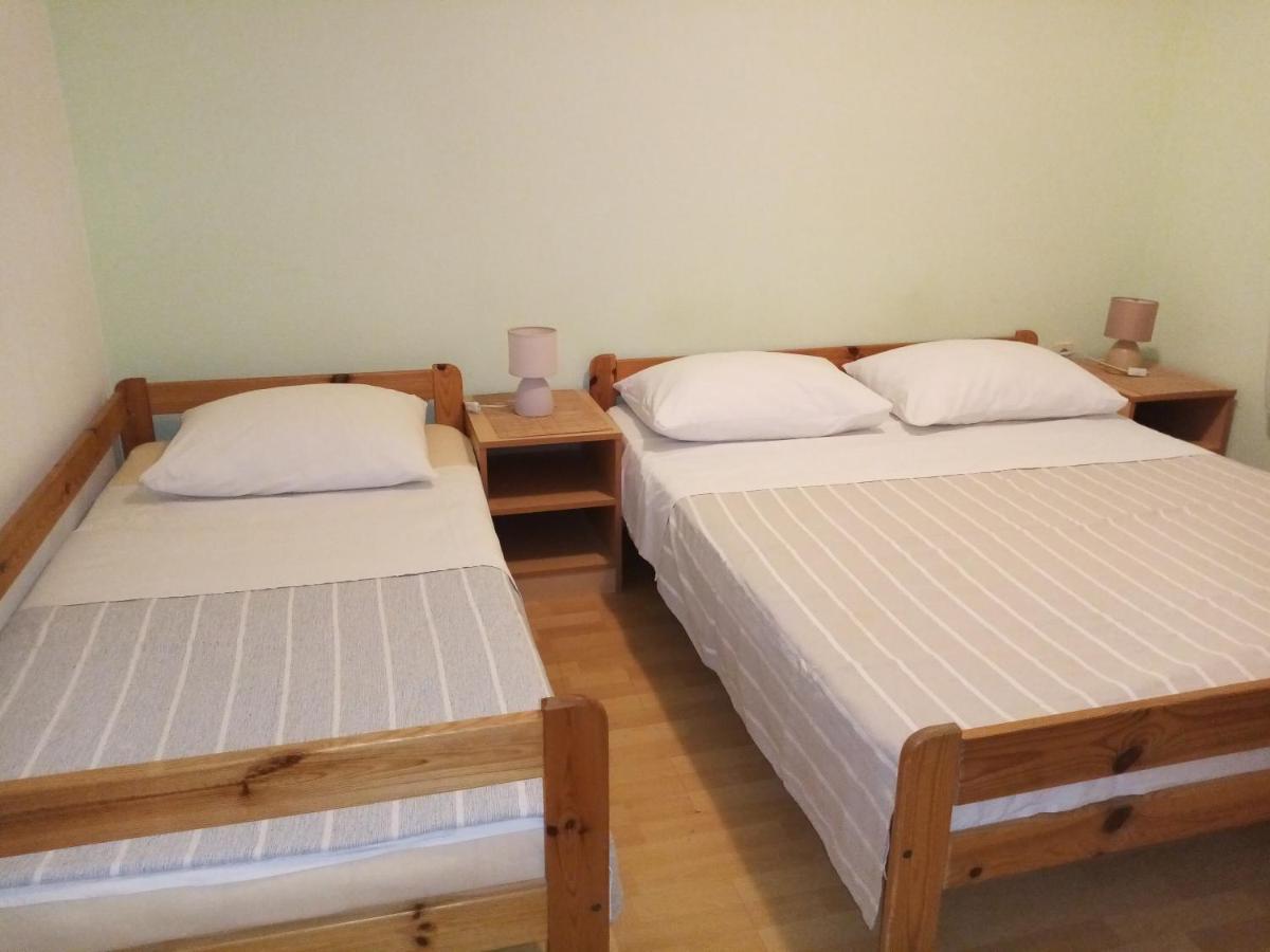 Apartments Vanja Skara Biograd Biograd Na Moru Eksteriør billede