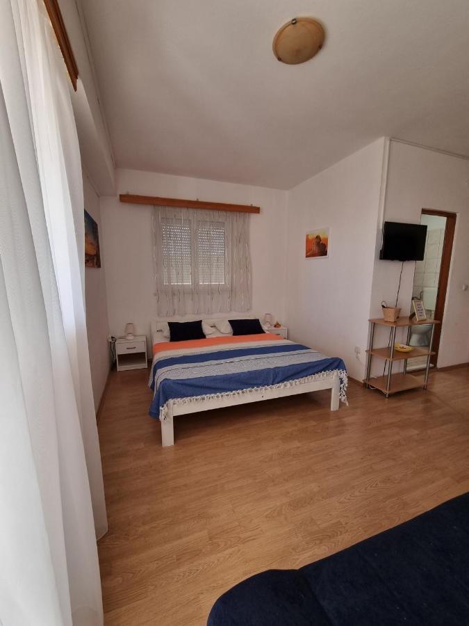 Apartments Vanja Skara Biograd Biograd Na Moru Eksteriør billede