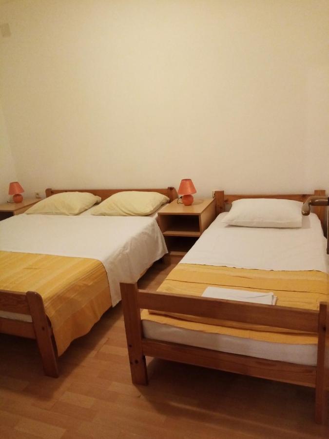 Apartments Vanja Skara Biograd Biograd Na Moru Eksteriør billede
