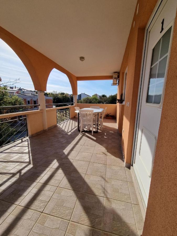 Apartments Vanja Skara Biograd Biograd Na Moru Eksteriør billede