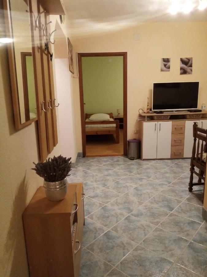 Apartments Vanja Skara Biograd Biograd Na Moru Eksteriør billede