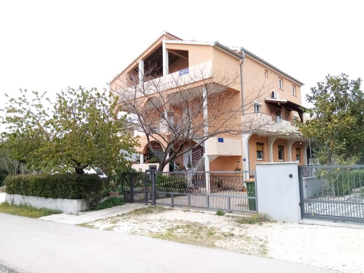 Apartments Vanja Skara Biograd Biograd Na Moru Eksteriør billede
